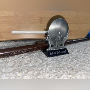 Hogwarts Harry Potter Wand Replica with Stand - Sybill Trelawney